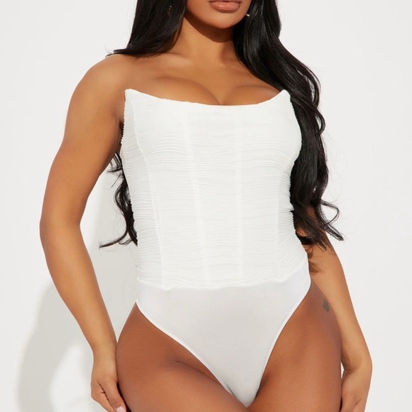 FashionNova White Corset Bodysuit Size M NWOT - Picture 5 of 9